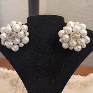 Vintage Clip on Peril Earrings